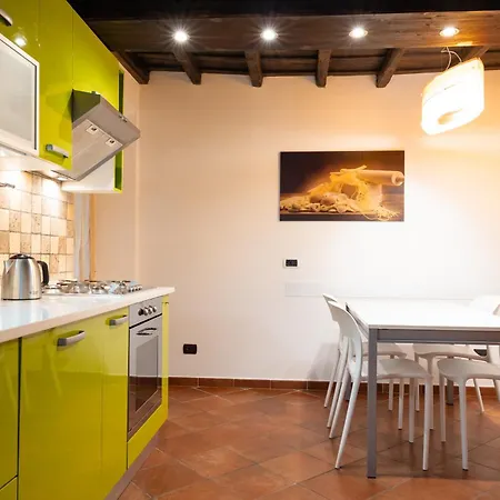 Domus Lxvii Monti *
