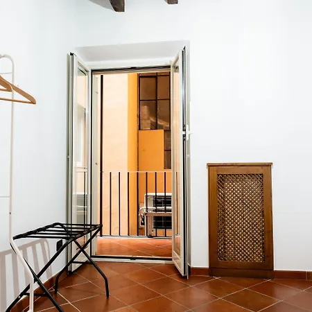 Domus Lxvii Monti Apartmán *